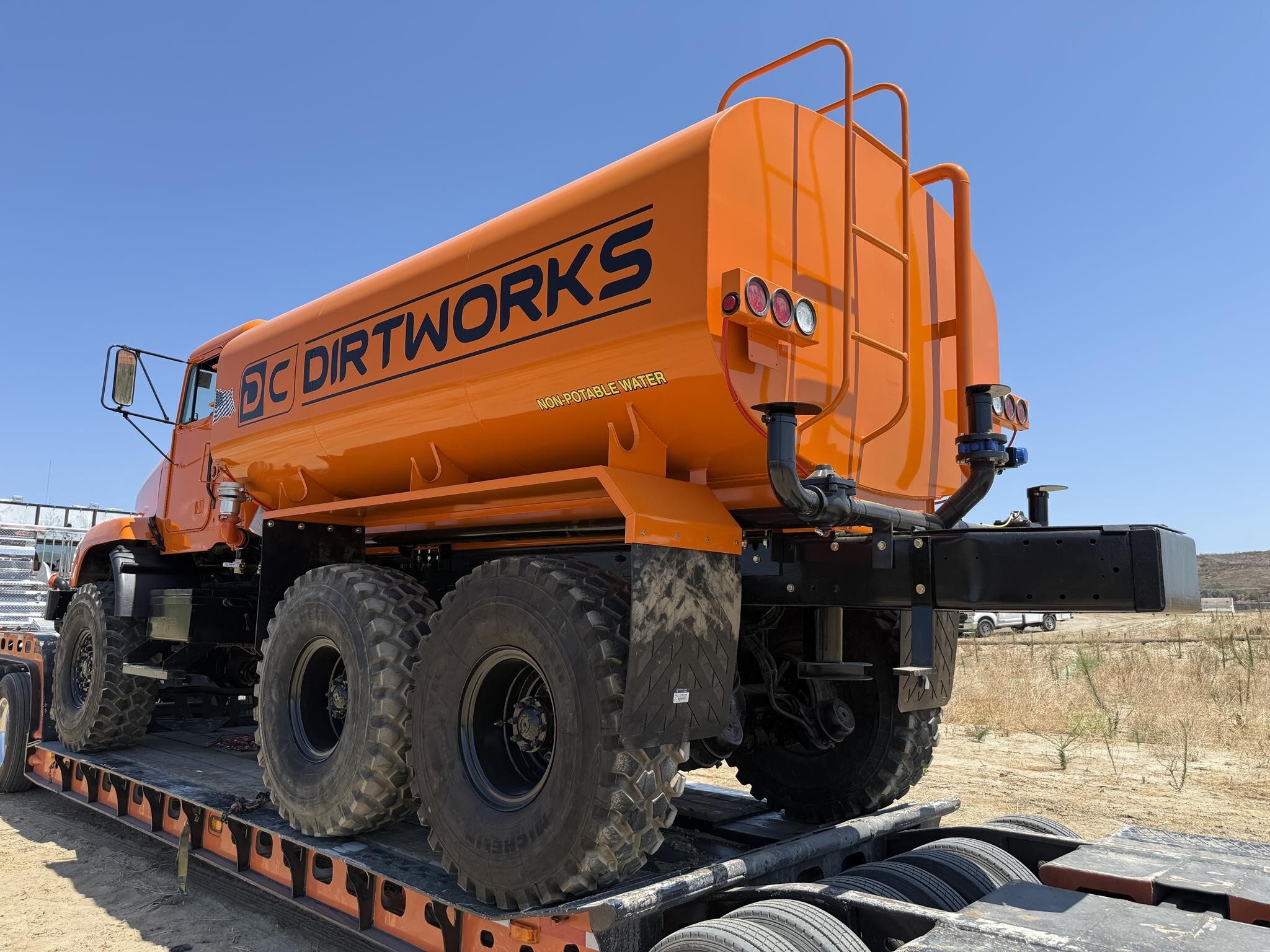 1998 Freightliner 114SD Semi Trucks/Trailer