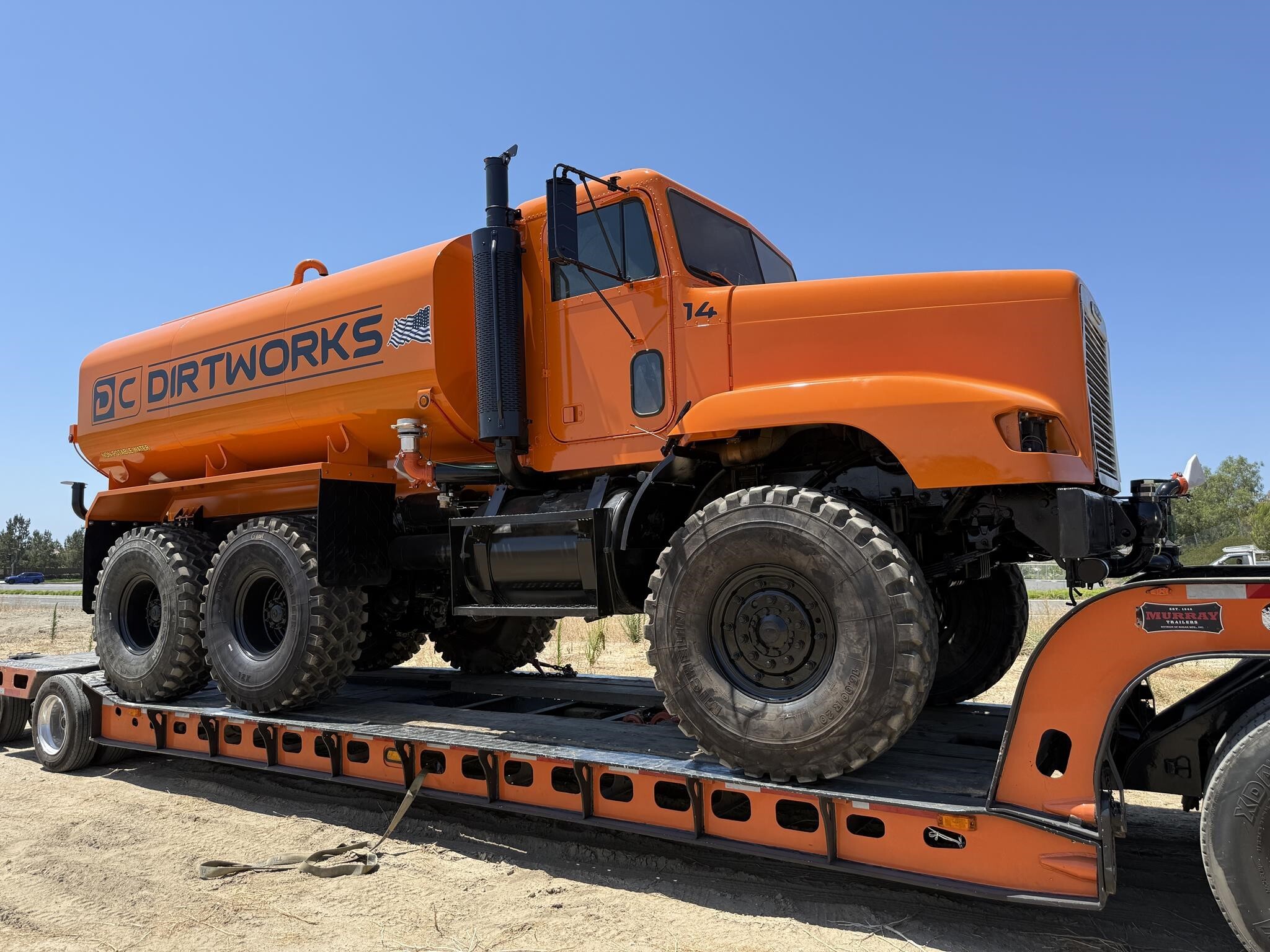1998 Freightliner 114SD Semi Trucks/Trailer