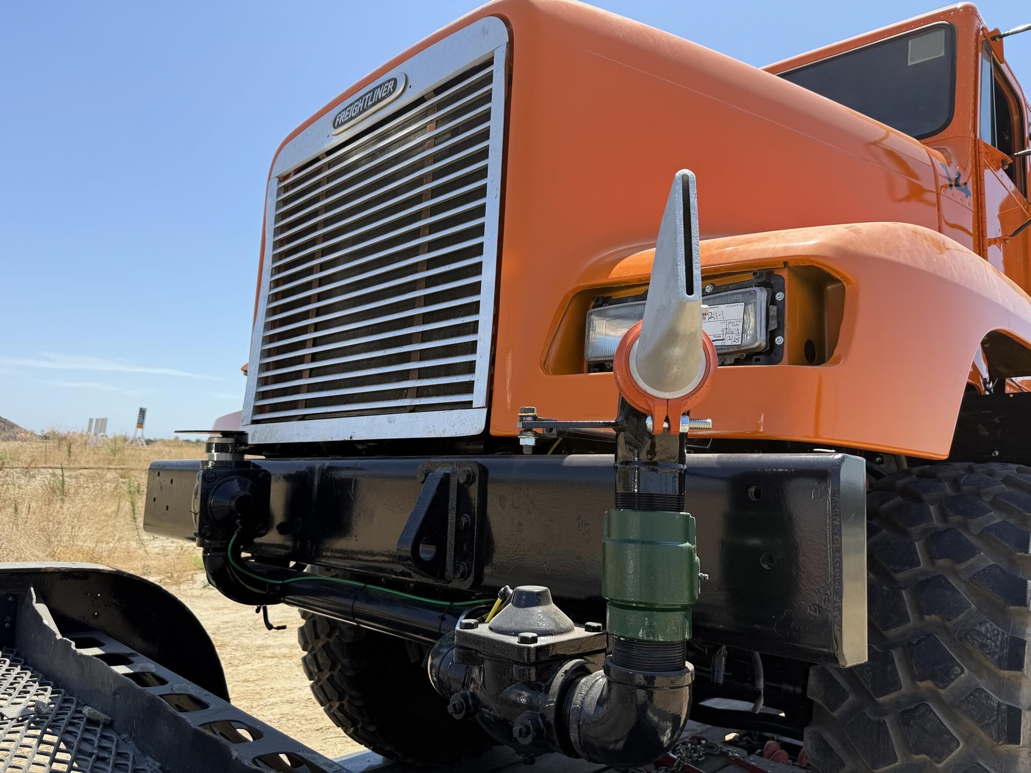 1998 Freightliner 114SD Semi Trucks/Trailer