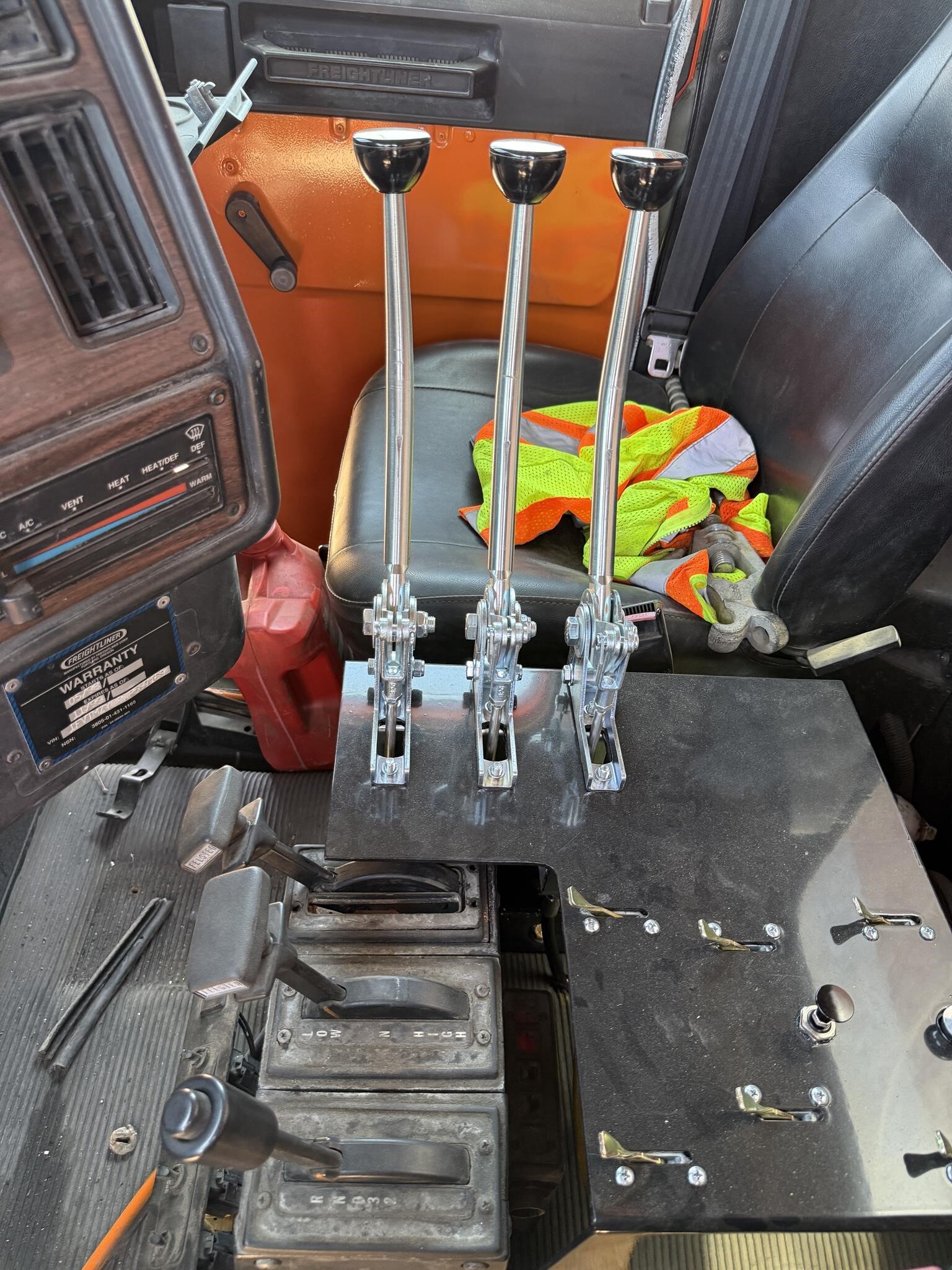 1998 Freightliner 114SD Semi Trucks/Trailer