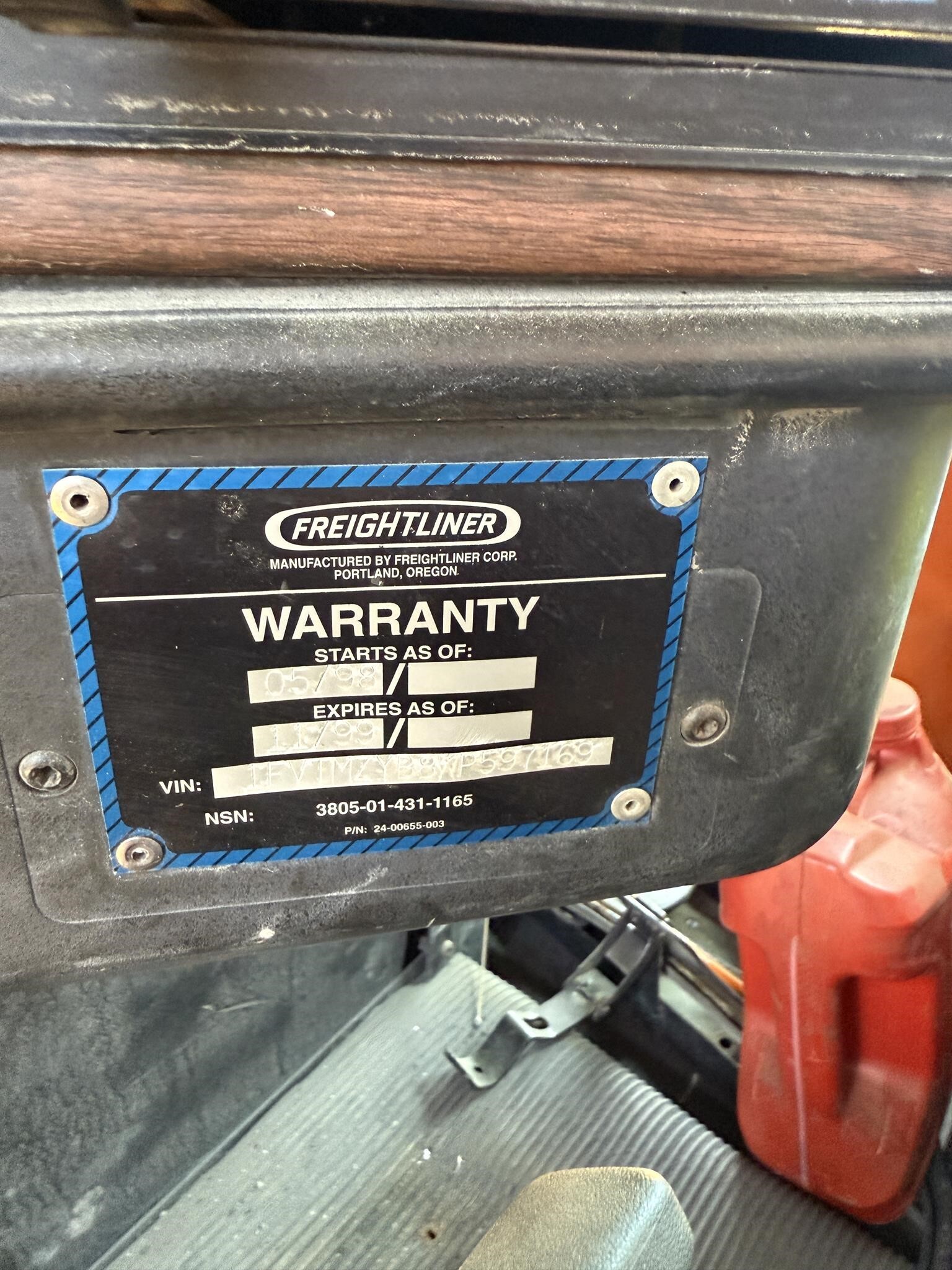 1998 Freightliner 114SD Semi Trucks/Trailer