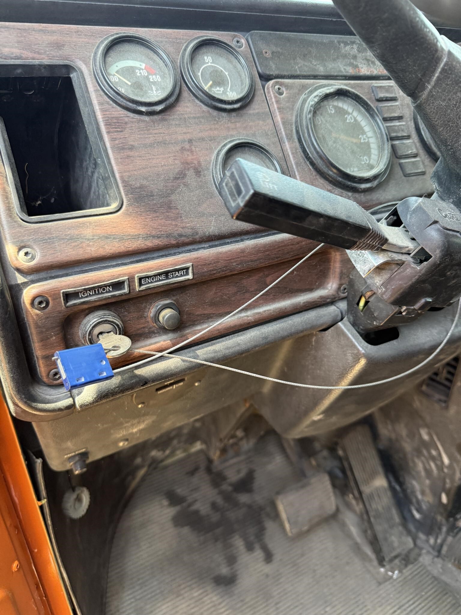 1998 Freightliner 114SD Semi Trucks/Trailer