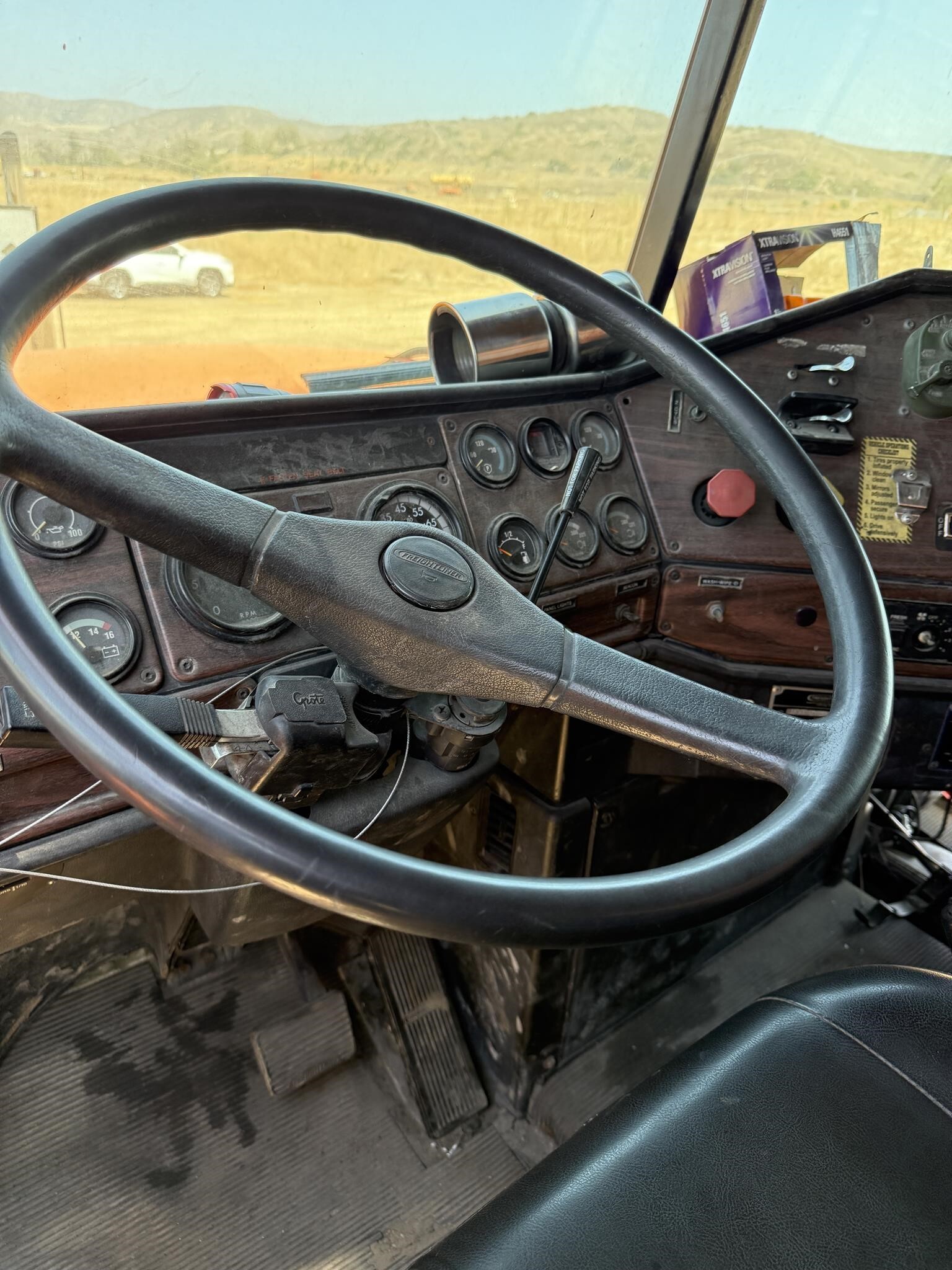 1998 Freightliner 114SD Semi Trucks/Trailer