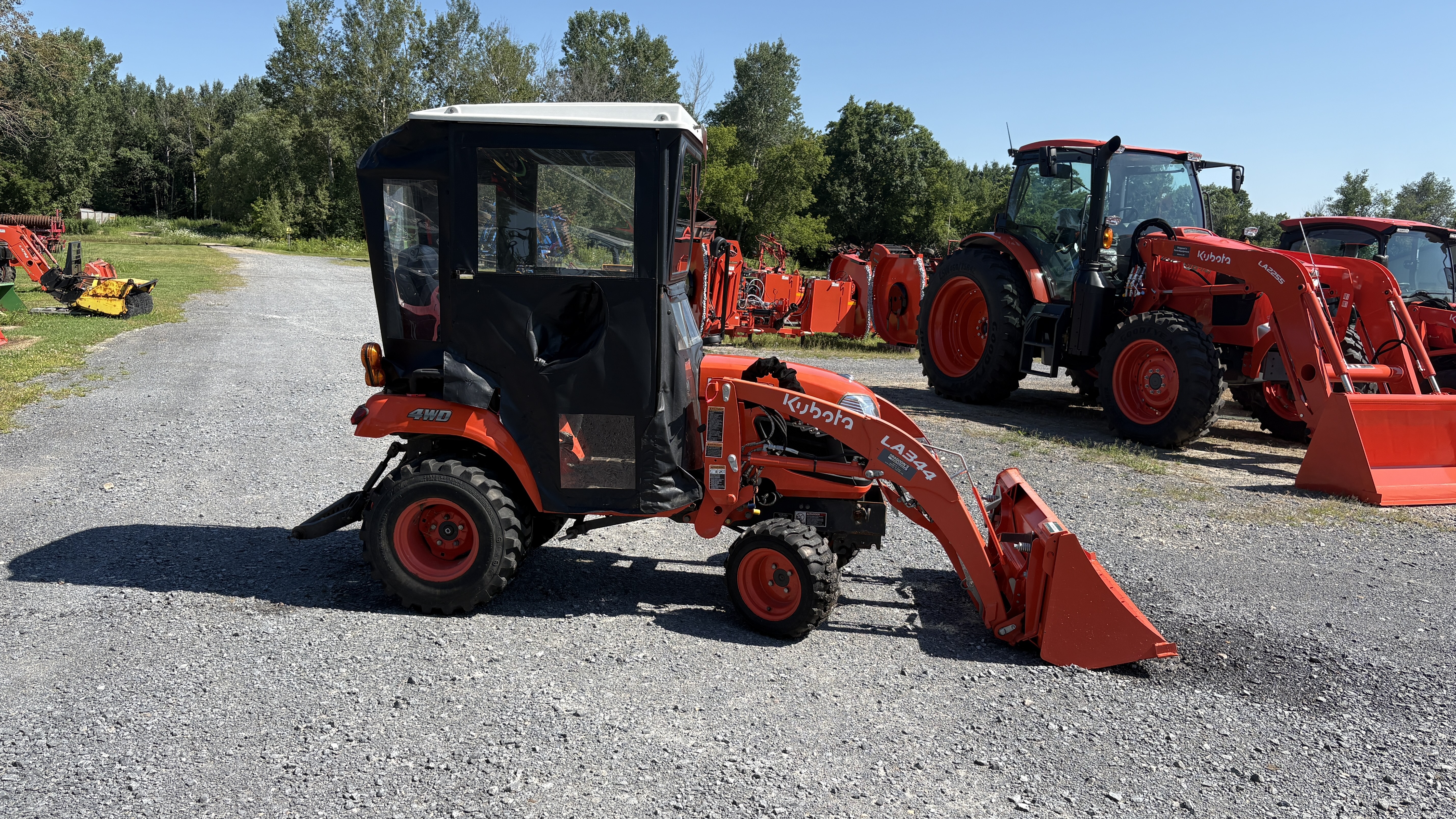  Kubota BX2370V-1 Tractor