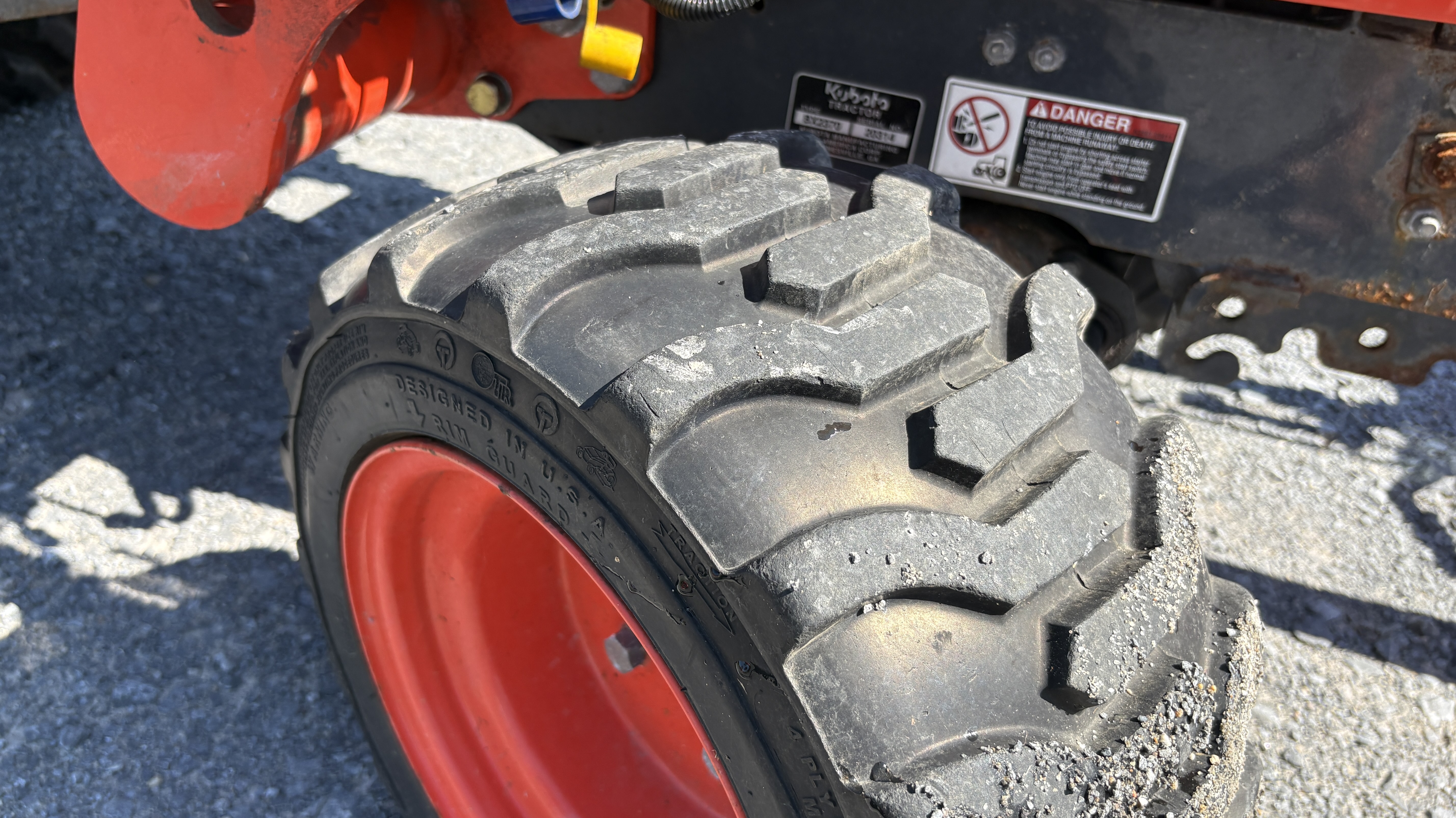  Kubota BX2370V-1 Tractor