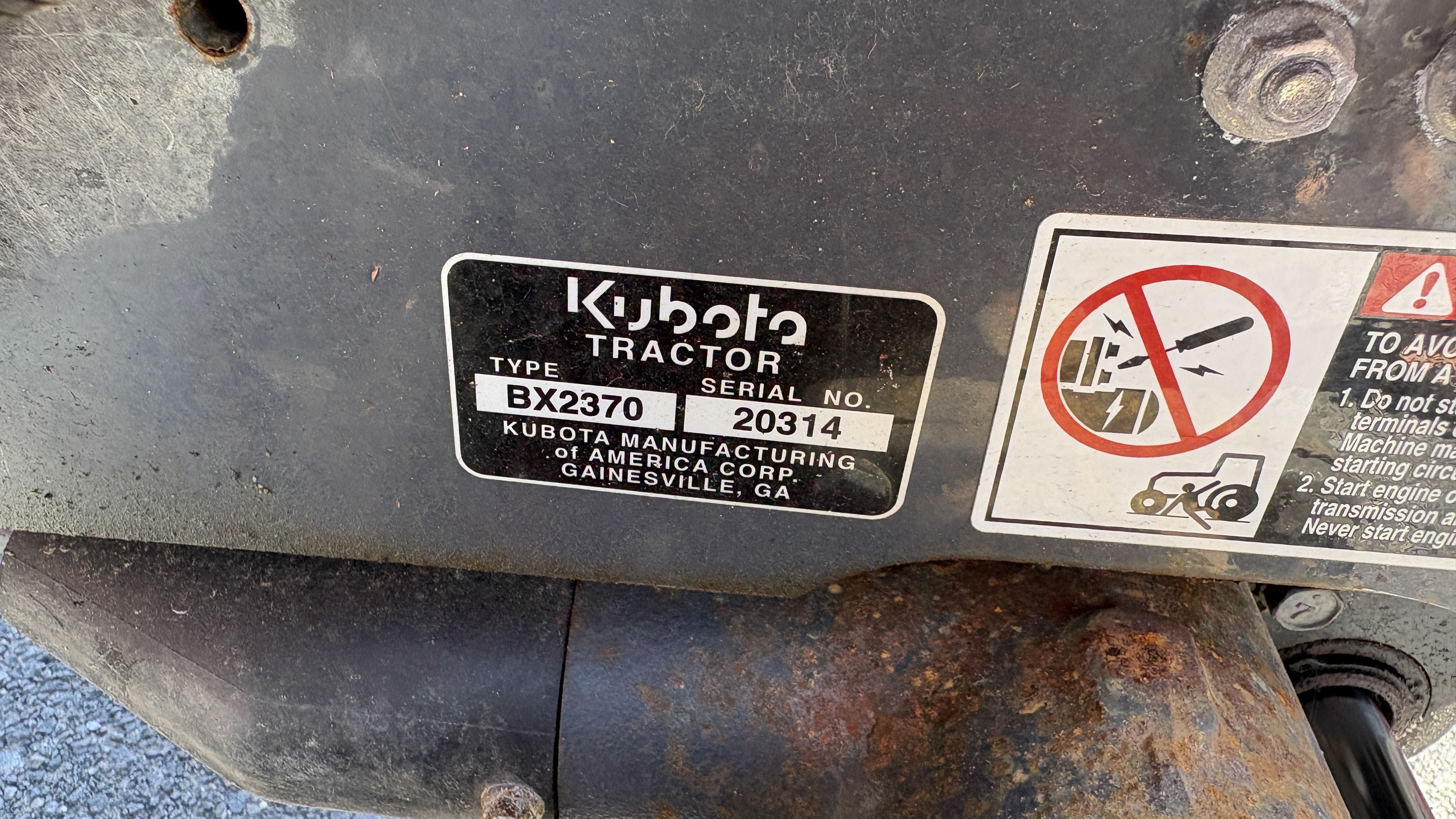  Kubota BX2370V-1 Tractor