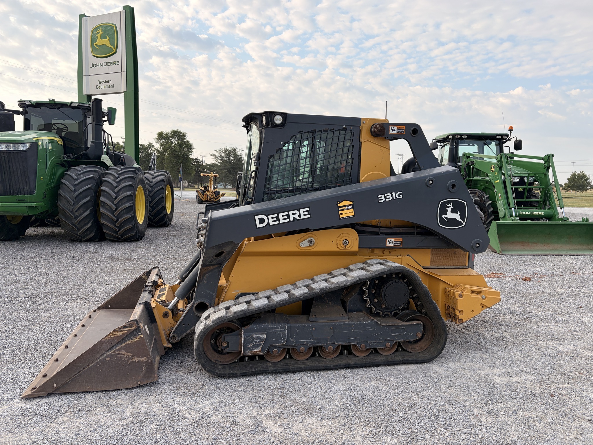 2023 Deere 331G Skid Steer