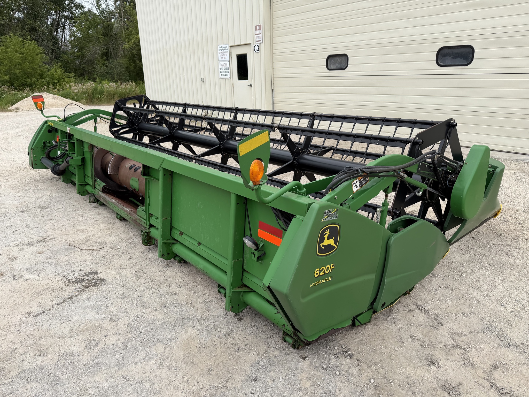 2005 John Deere 620F Platform