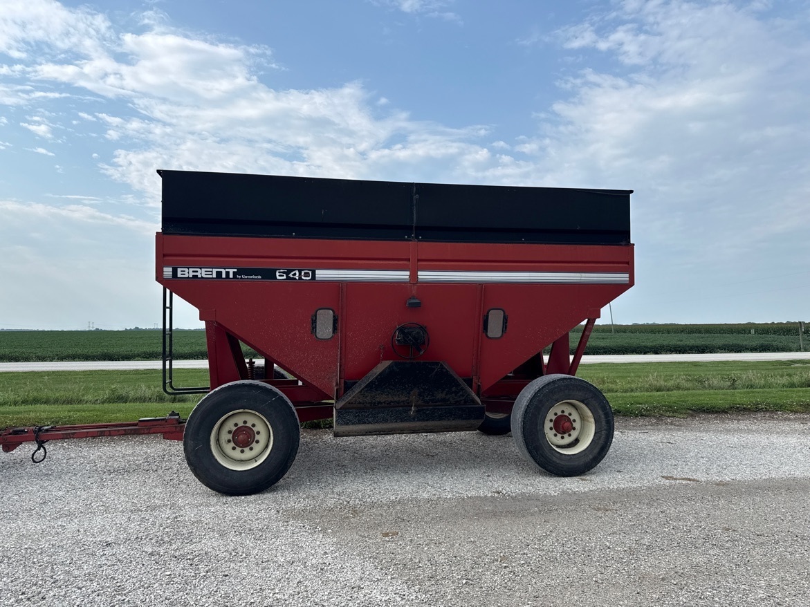 1996 Brent 640 Gravity Wagon