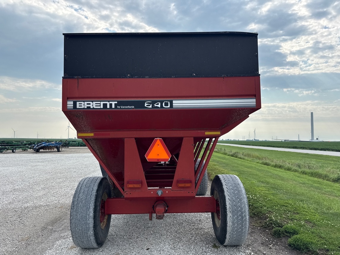 1996 Brent 640 Gravity Wagon