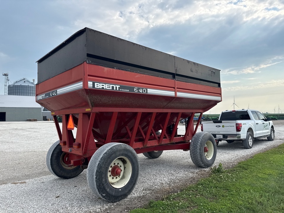 1996 Brent 640 Gravity Wagon