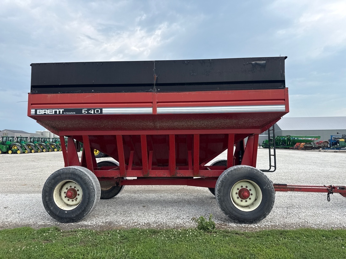 1996 Brent 640 Gravity Wagon