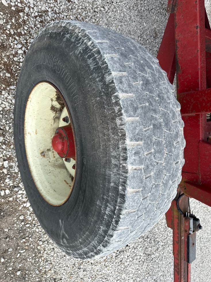 1996 Brent 640 Gravity Wagon