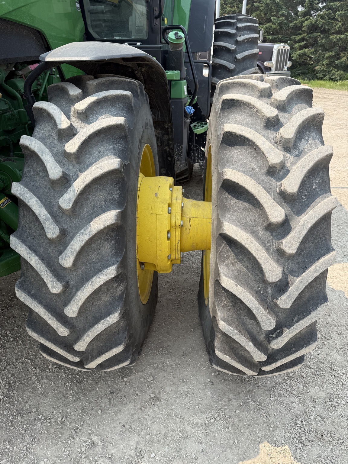 2022 John Deere 8R 340 Tractor