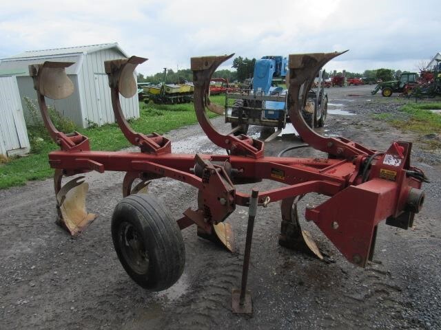  Case IH 145 Plow