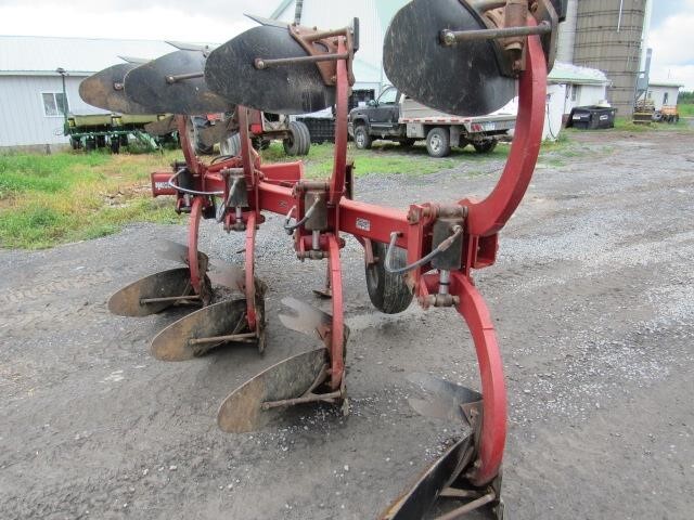 Case IH 145 Plow