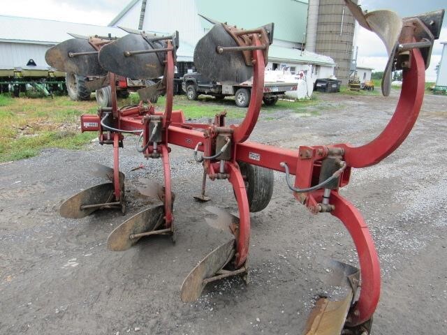  Case IH 145 Plow