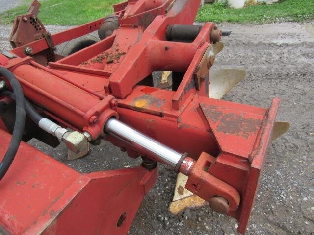  Case IH 145 Plow
