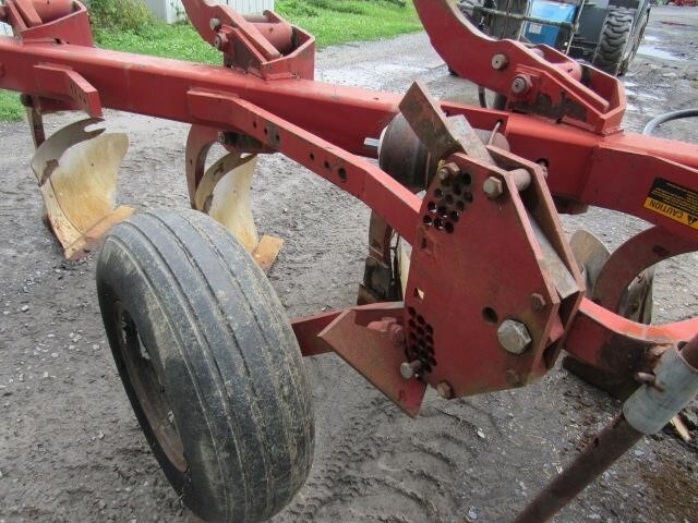  Case IH 145 Plow
