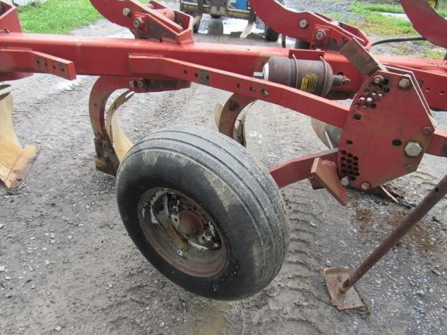  Case IH 145 Plow
