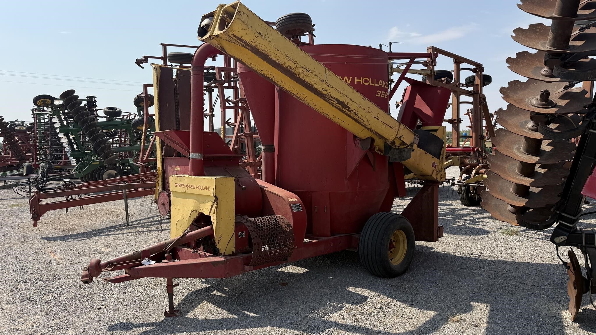  New Holland 358 Grinders and Mixer