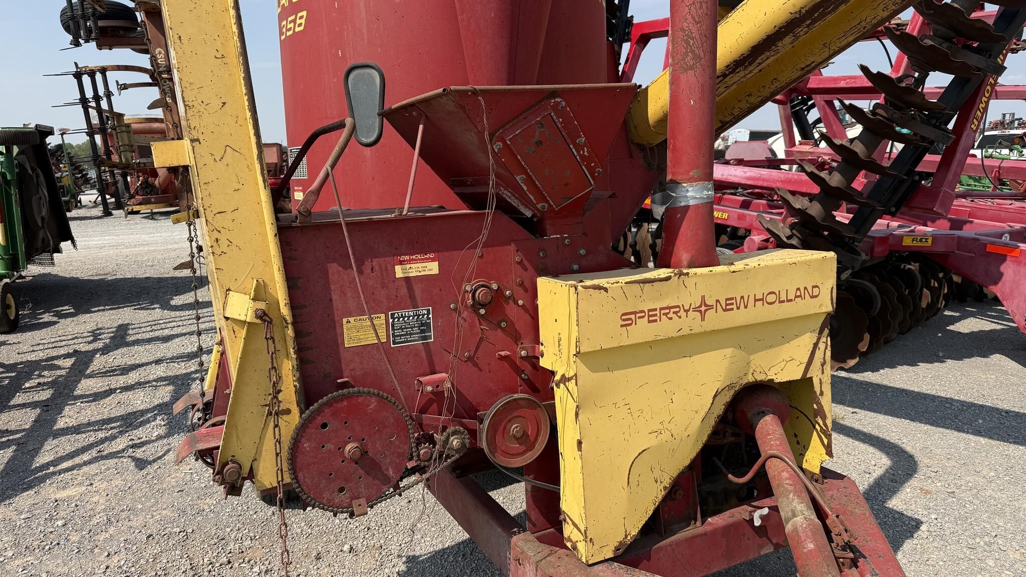  New Holland 358 Grinders and Mixer