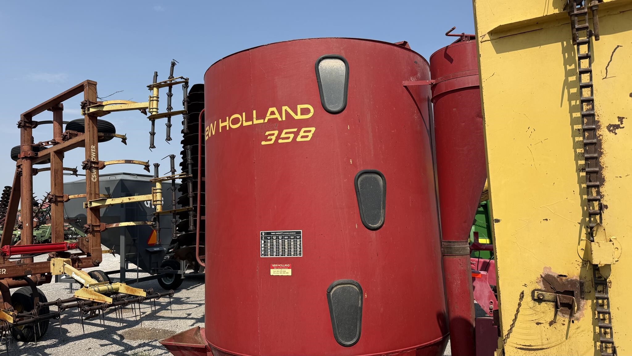  New Holland 358 Grinders and Mixer
