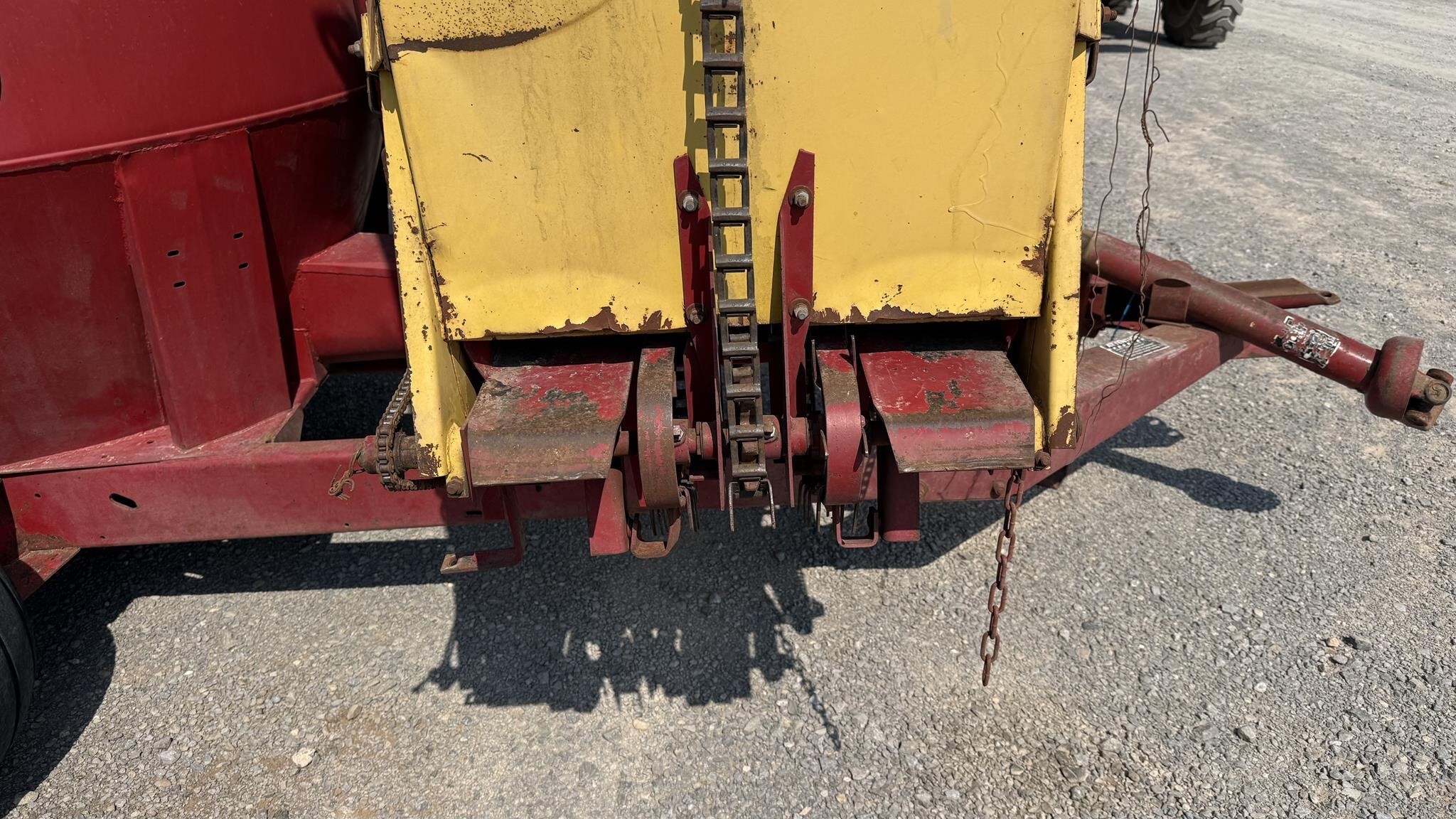  New Holland 358 Grinders and Mixer