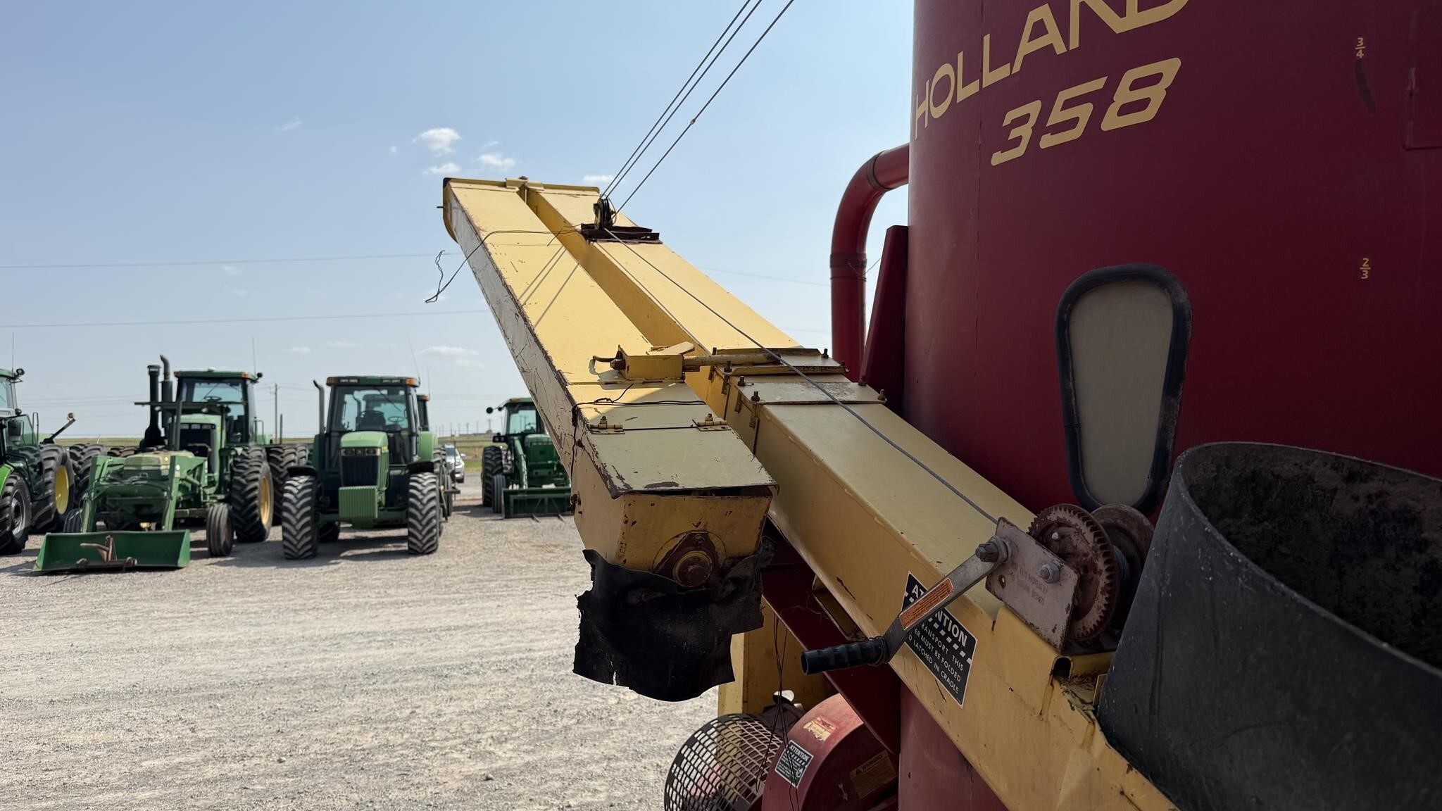  New Holland 358 Grinders and Mixer