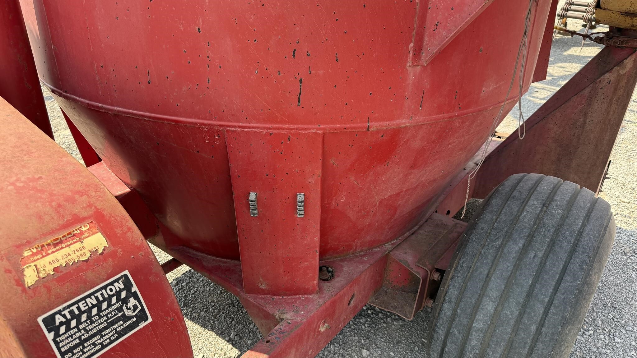  New Holland 358 Grinders and Mixer