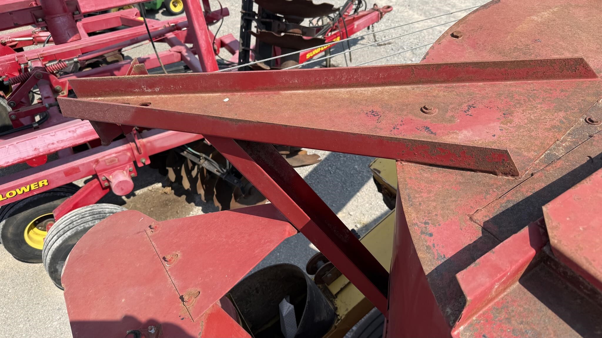  New Holland 358 Grinders and Mixer