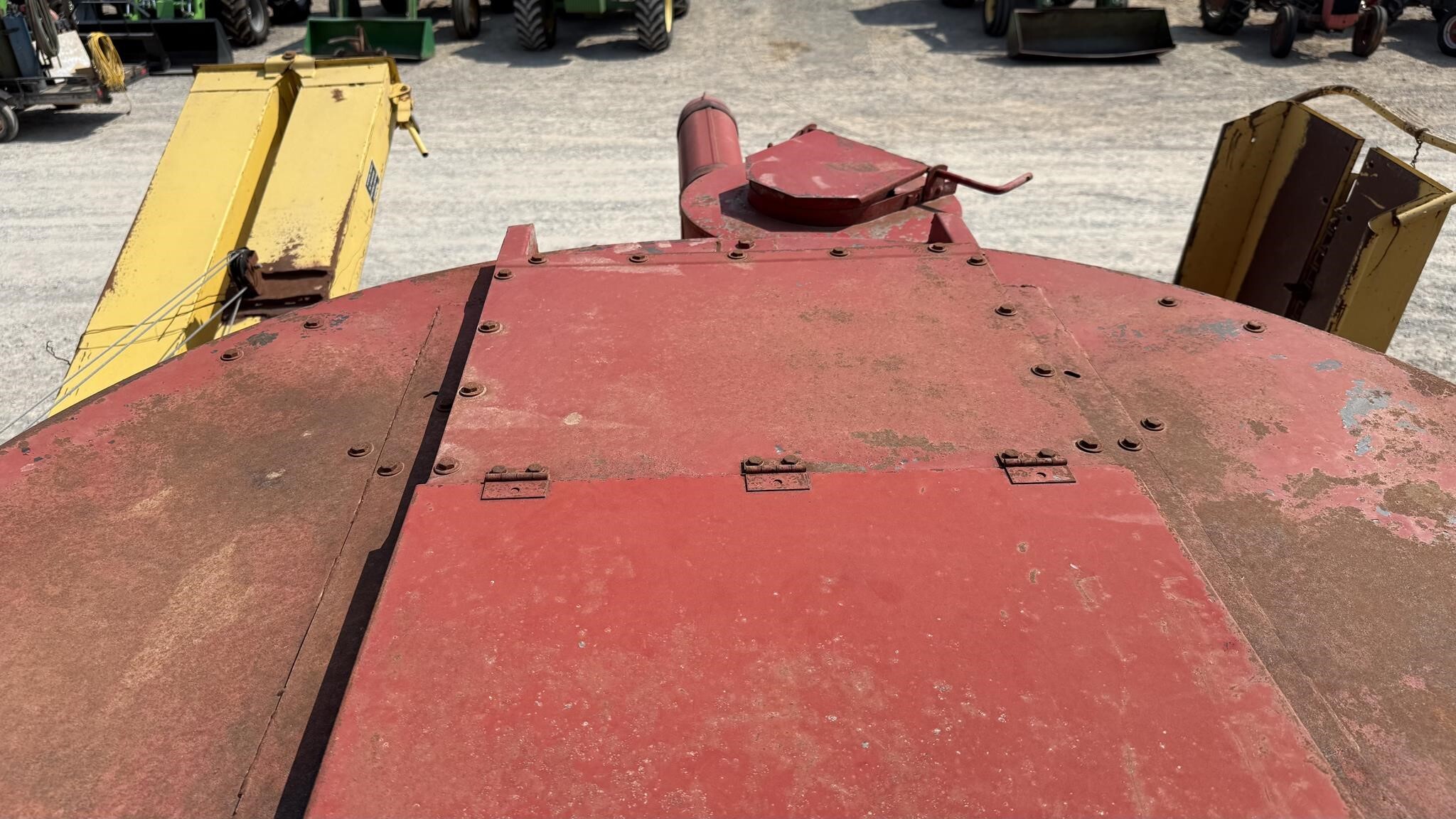  New Holland 358 Grinders and Mixer