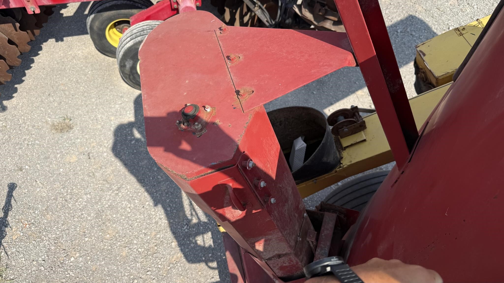  New Holland 358 Grinders and Mixer
