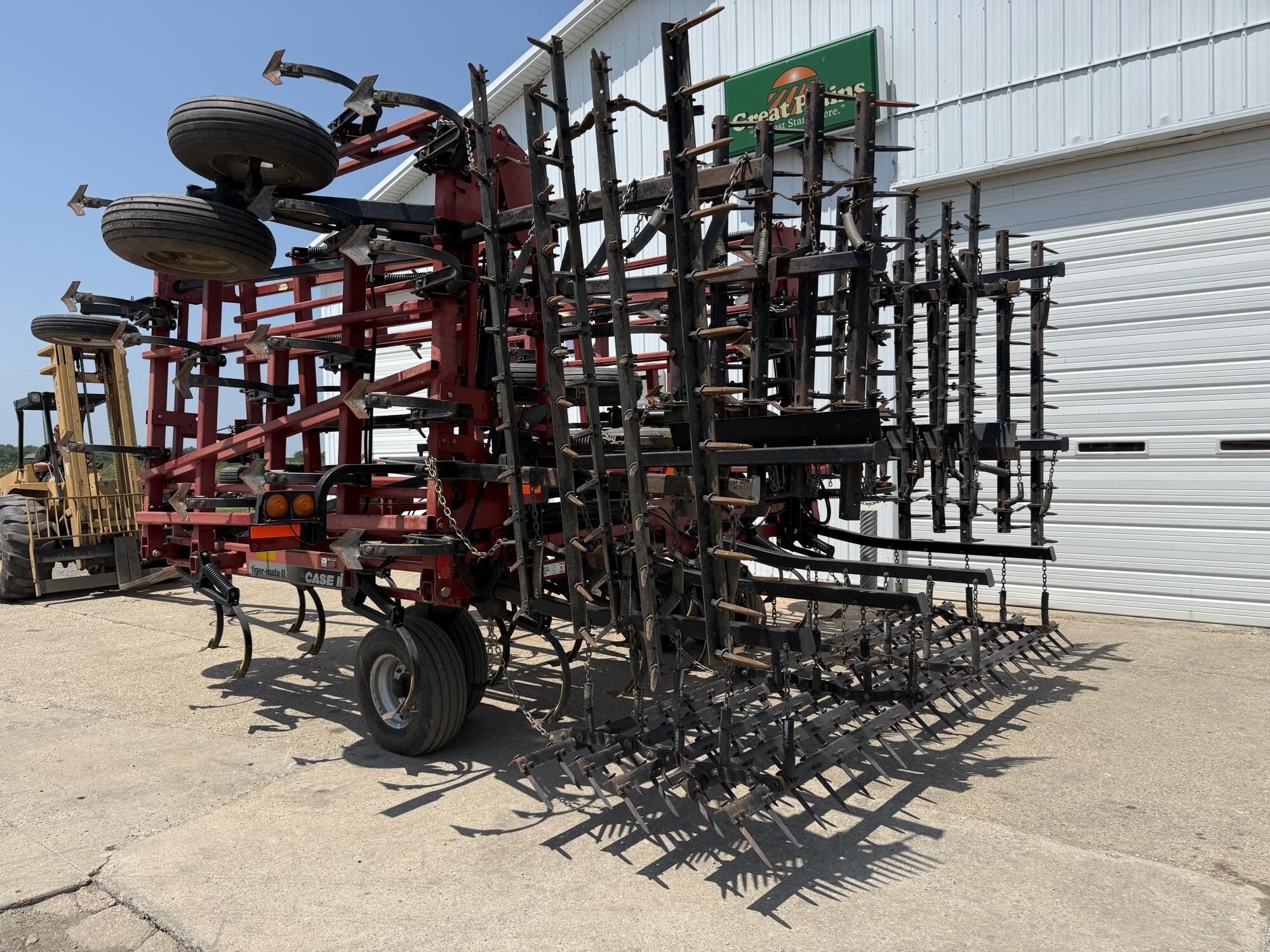 2006 Case IH Tigermate II Field Cultivator