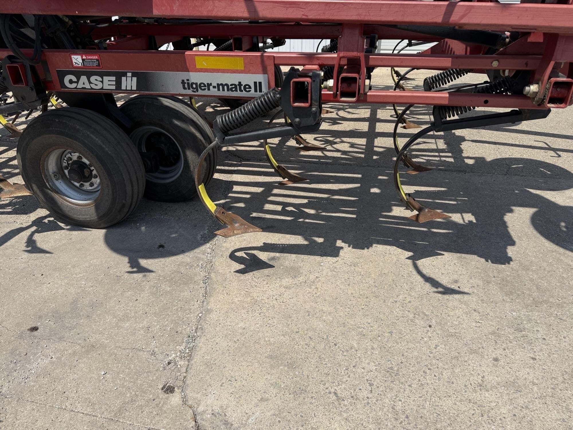 2006 Case IH Tigermate II Field Cultivator