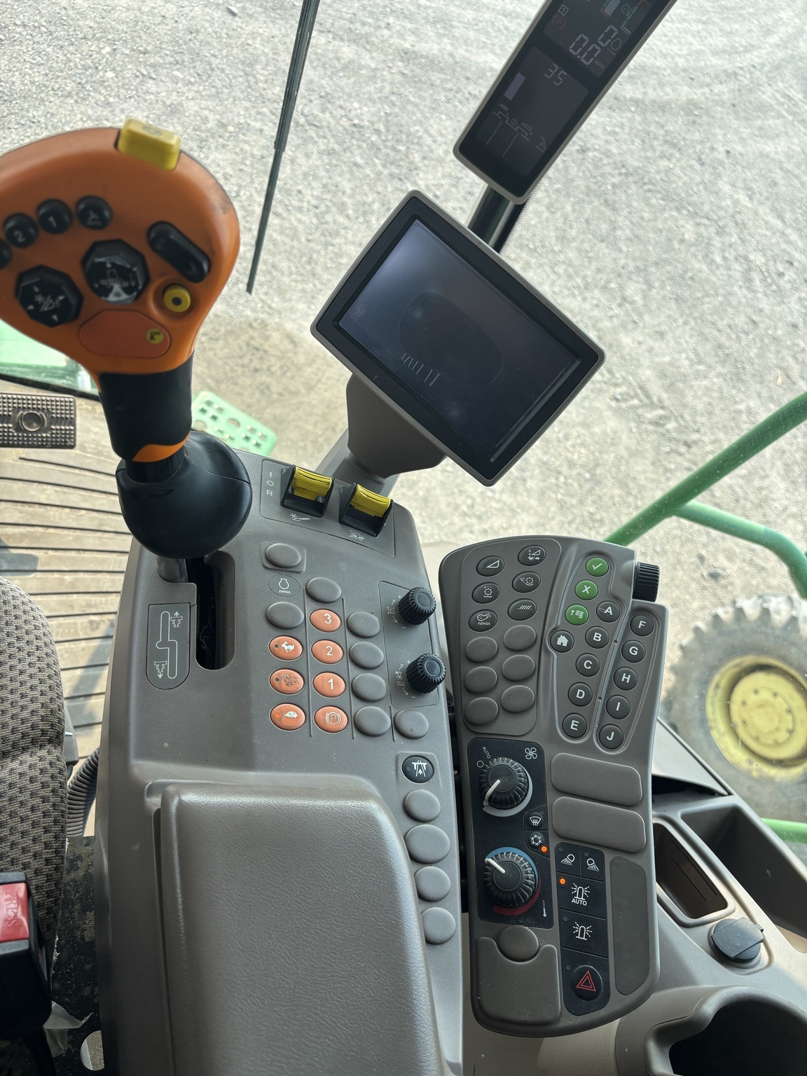 2012 John Deere S660 Combine