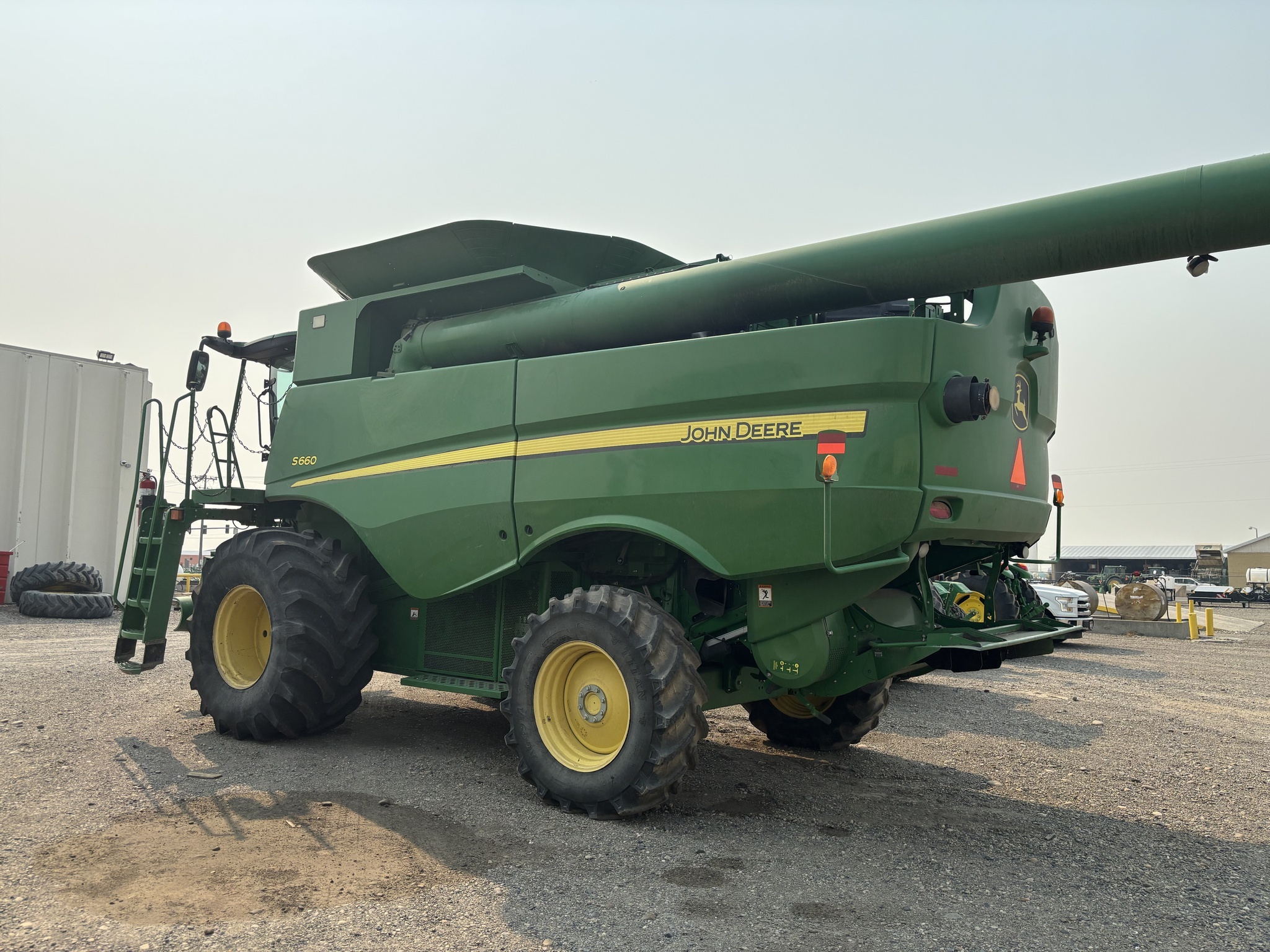 2012 John Deere S660 Combine
