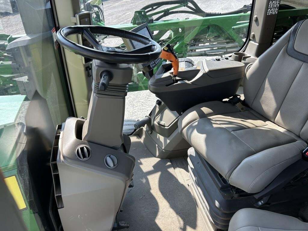 2023 John Deere 412R Self-Propelled Sprayer
