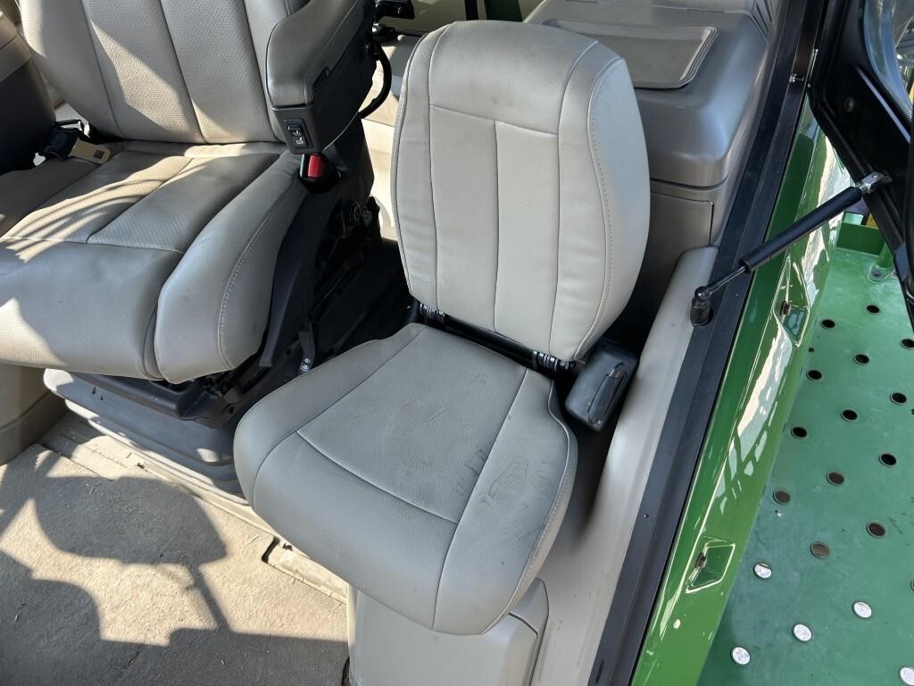 2023 John Deere 412R Self-Propelled Sprayer