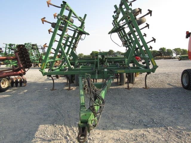  John Deere 980 Field Cultivator