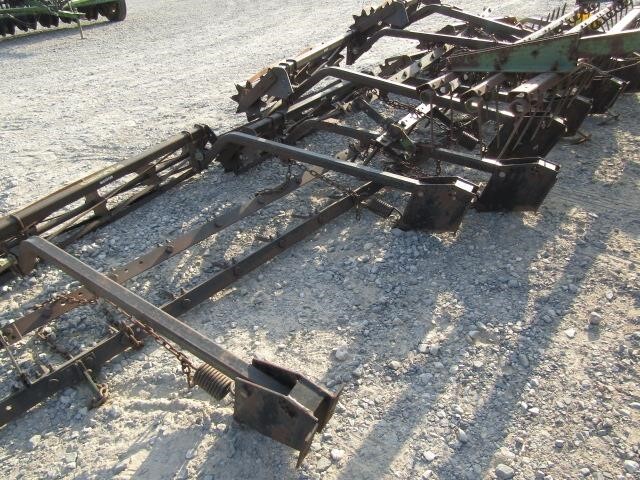  John Deere 980 Field Cultivator