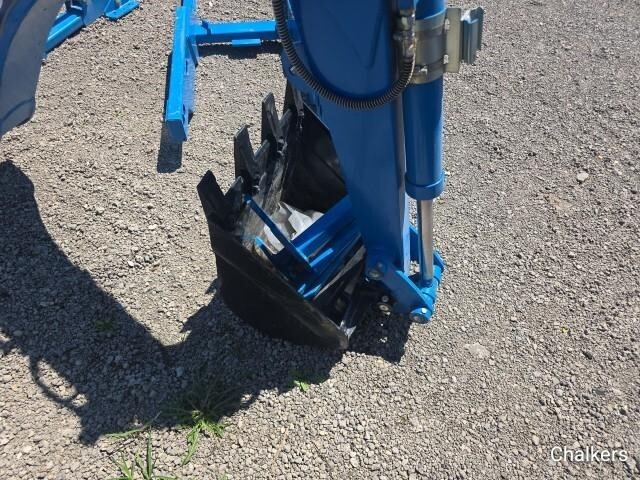  LS LB2100 Backhoe and Excavator Attachment