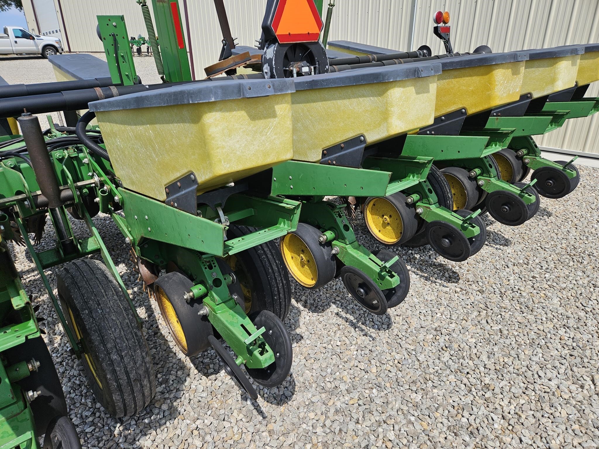  John Deere 7200 Planter