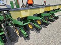  John Deere 7200 Planter