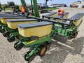  John Deere 7200 Planter