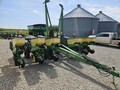  John Deere 7200 Planter