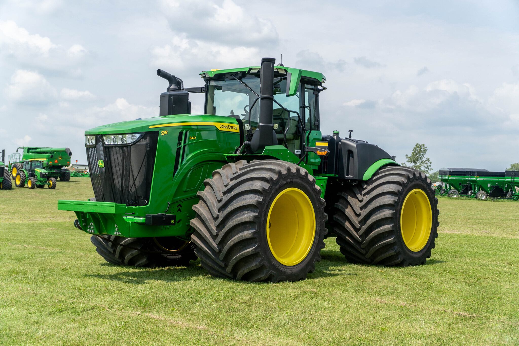2025 John Deere 9R 540 Tractor