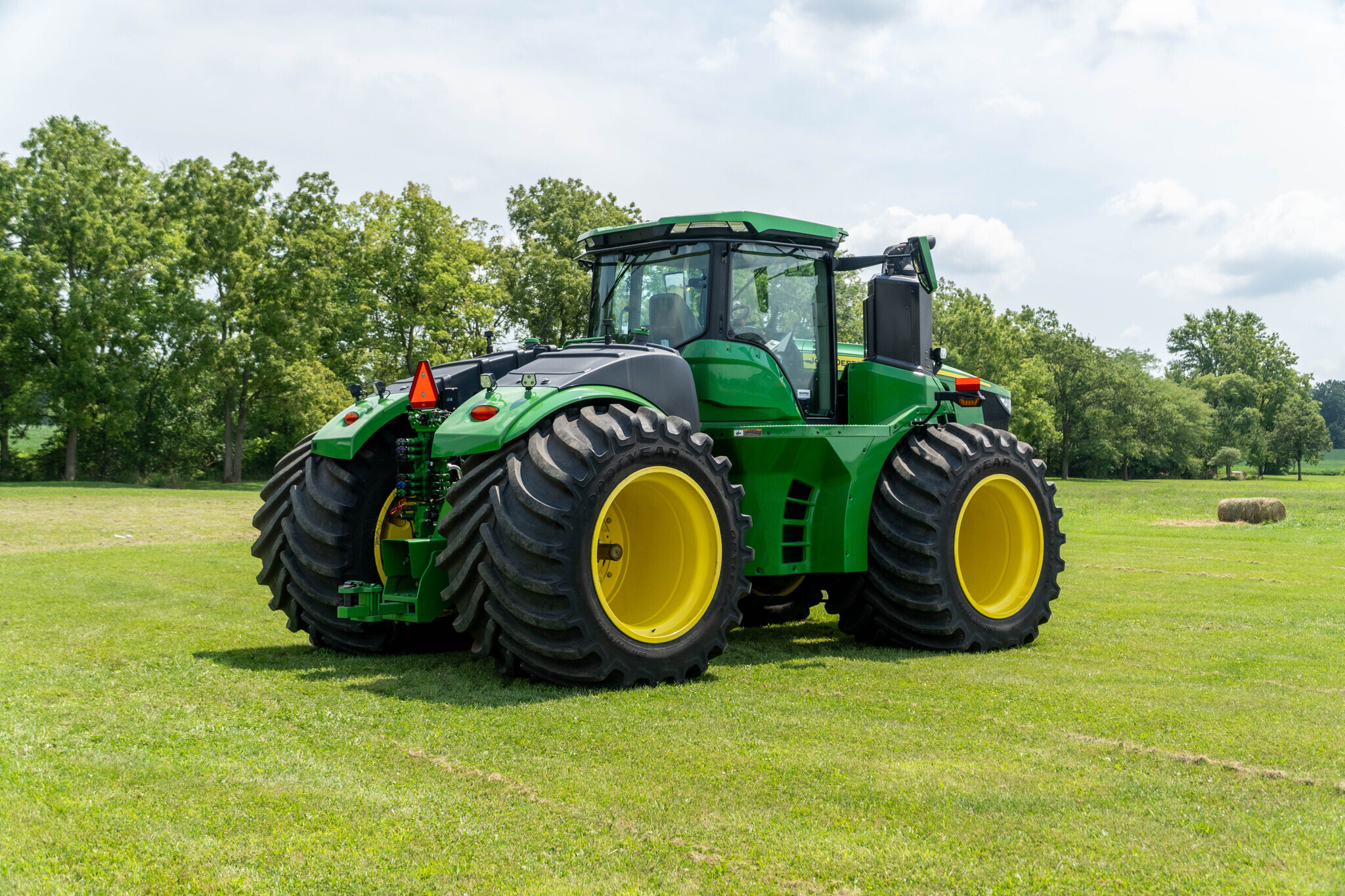 2025 John Deere 9R 540 Tractor
