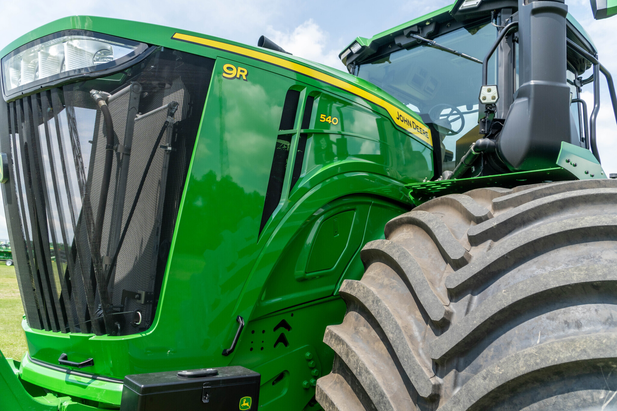 2025 John Deere 9R 540 Tractor