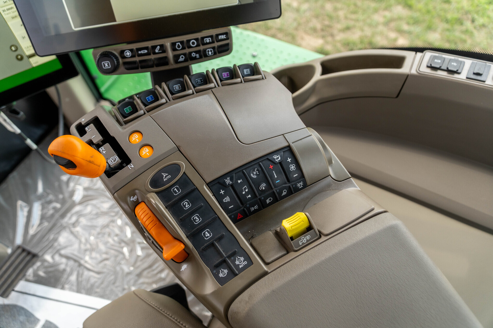 2025 John Deere 9R 540 Tractor